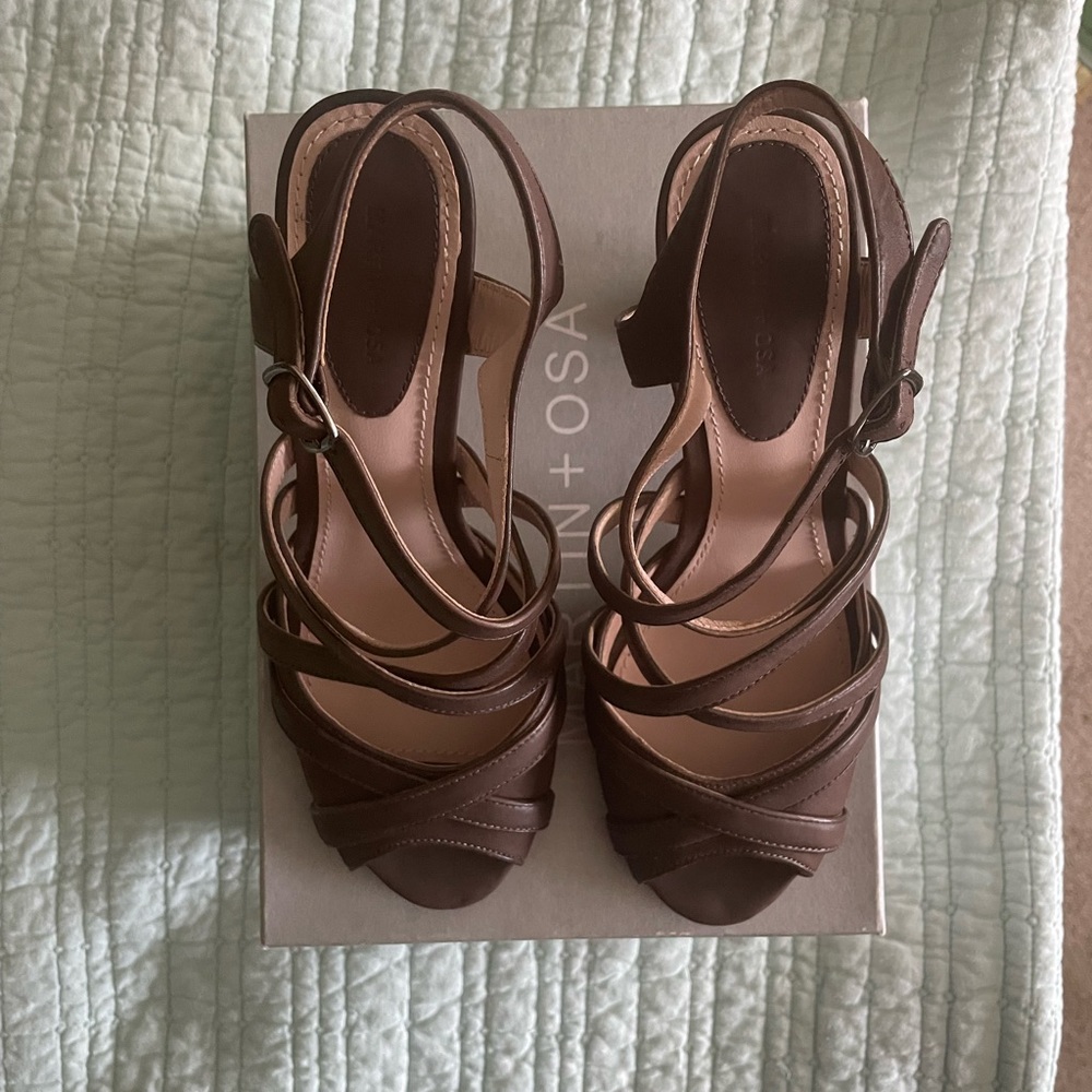 Martin + Osa, size 8, strappy chunk heel sandal, brown